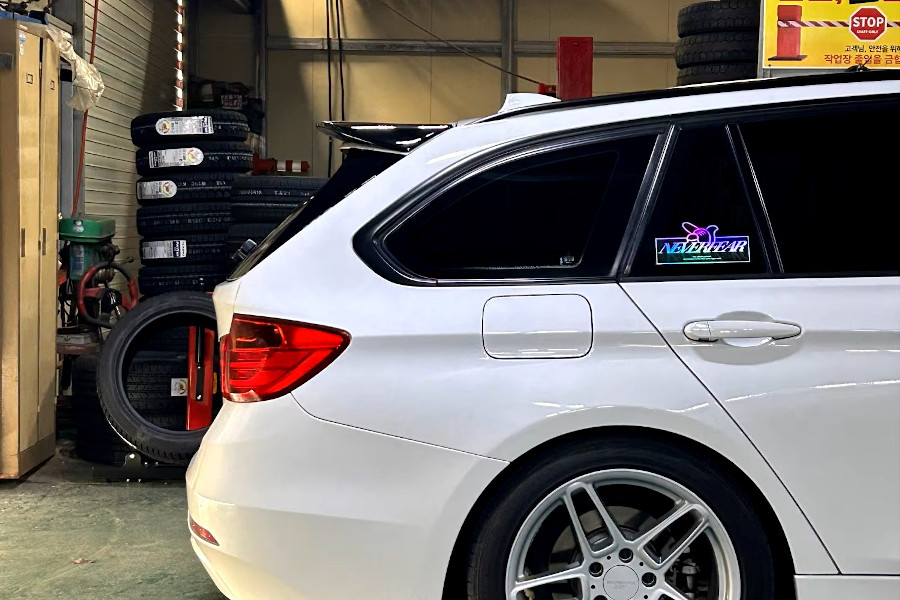 Rear spoiler F31 Sport Shiny black