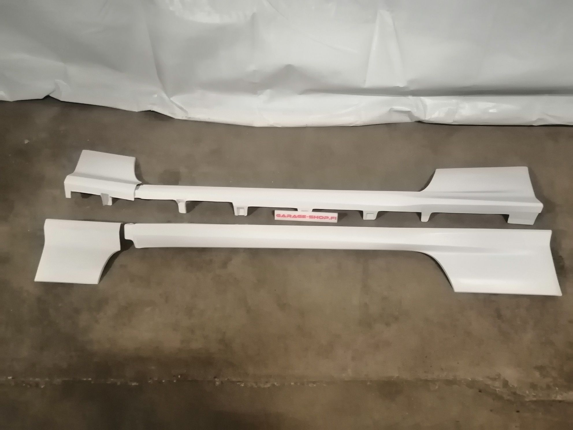 Helmalevikkeet Nissan S15 " aero"