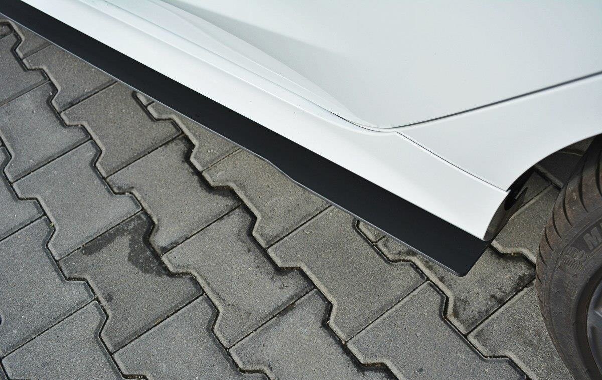 Side skirts extra lip Fiesta mk8