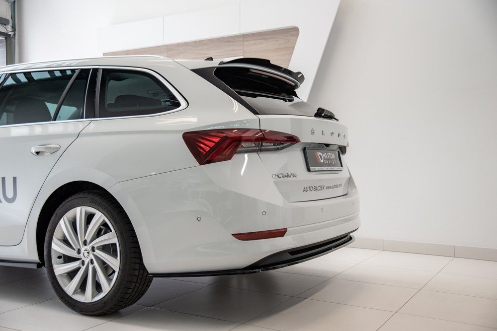 Skoda Octavia kombi Bak vinge 2019-