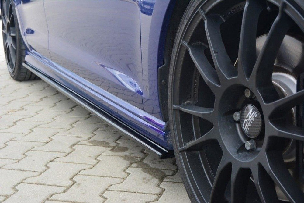 Sideskirts extensions VW Golf 7 R